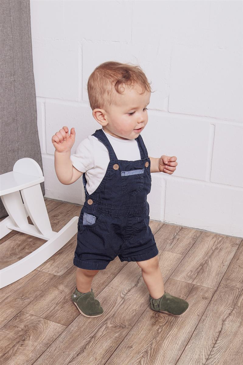 Lauflernschuhe oliv, Bekleidung, Hosen, Jeans, Person